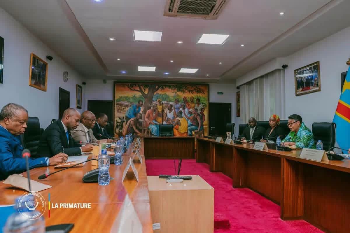 RDC : trois mois après le début d’Ebola, Judith Suminwa renforce la riposte face à une épidémie meurtrière